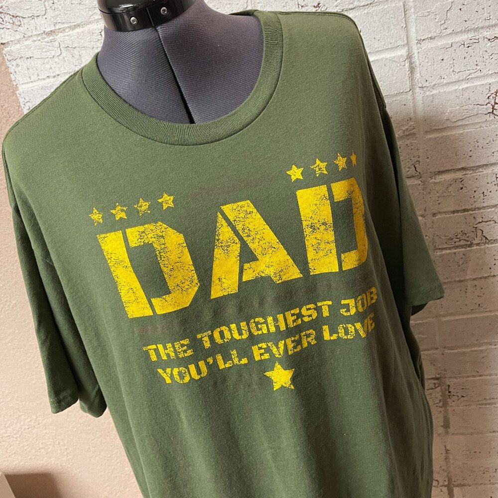 Way to Celebrate Green DAD Tee 2XL | Father's Day Graphic T-Shirt